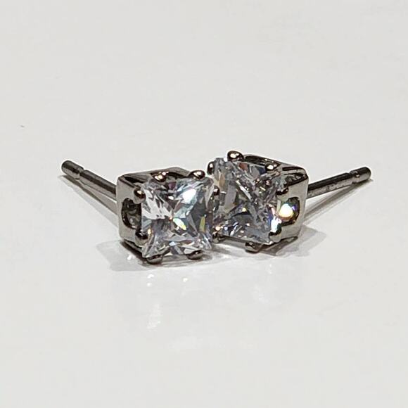 Brilliant Princess Cut 1 CTW Cubic Zirconia Stud Earrings - Picture 2 of 11